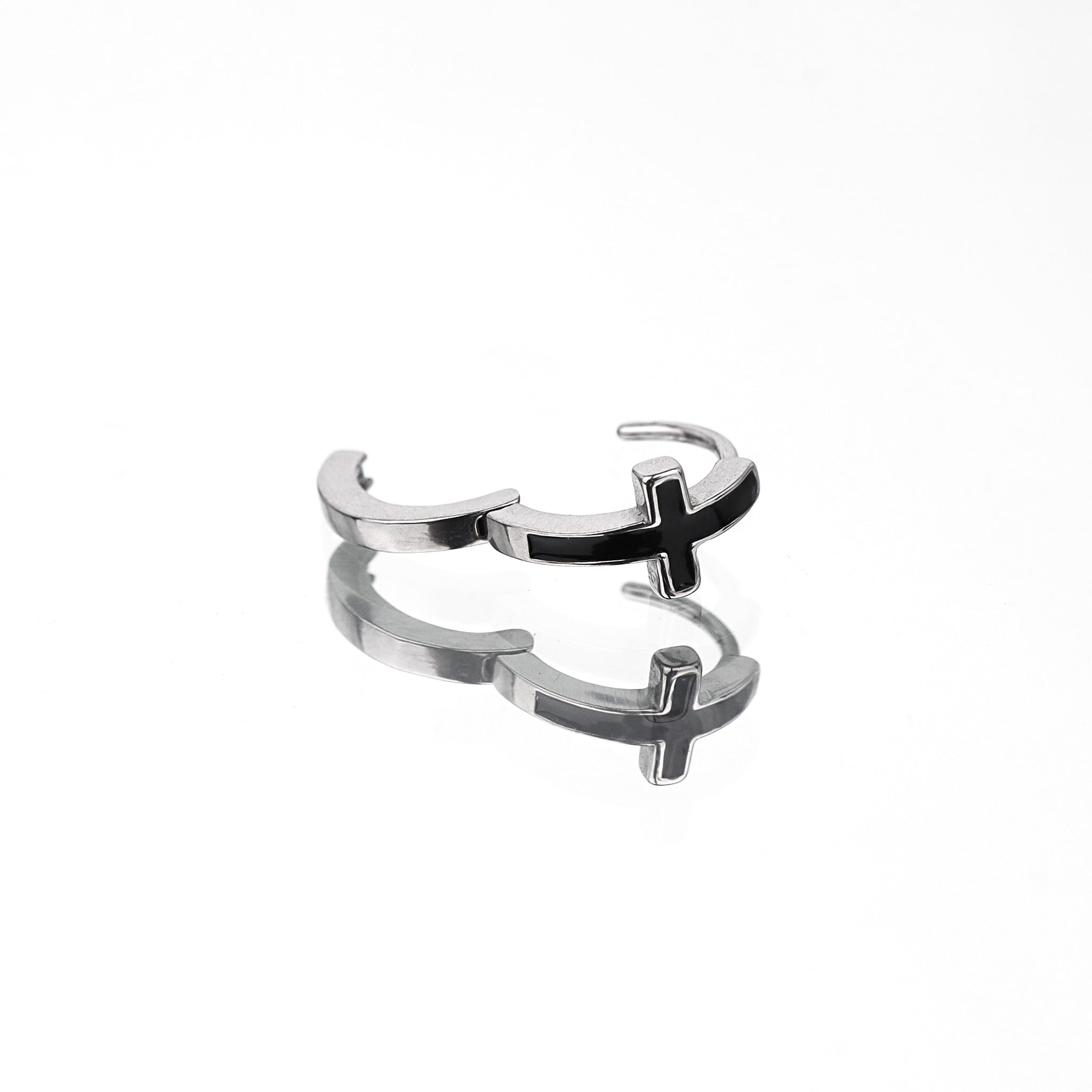 ワンピースクロスステンレスイヤリング