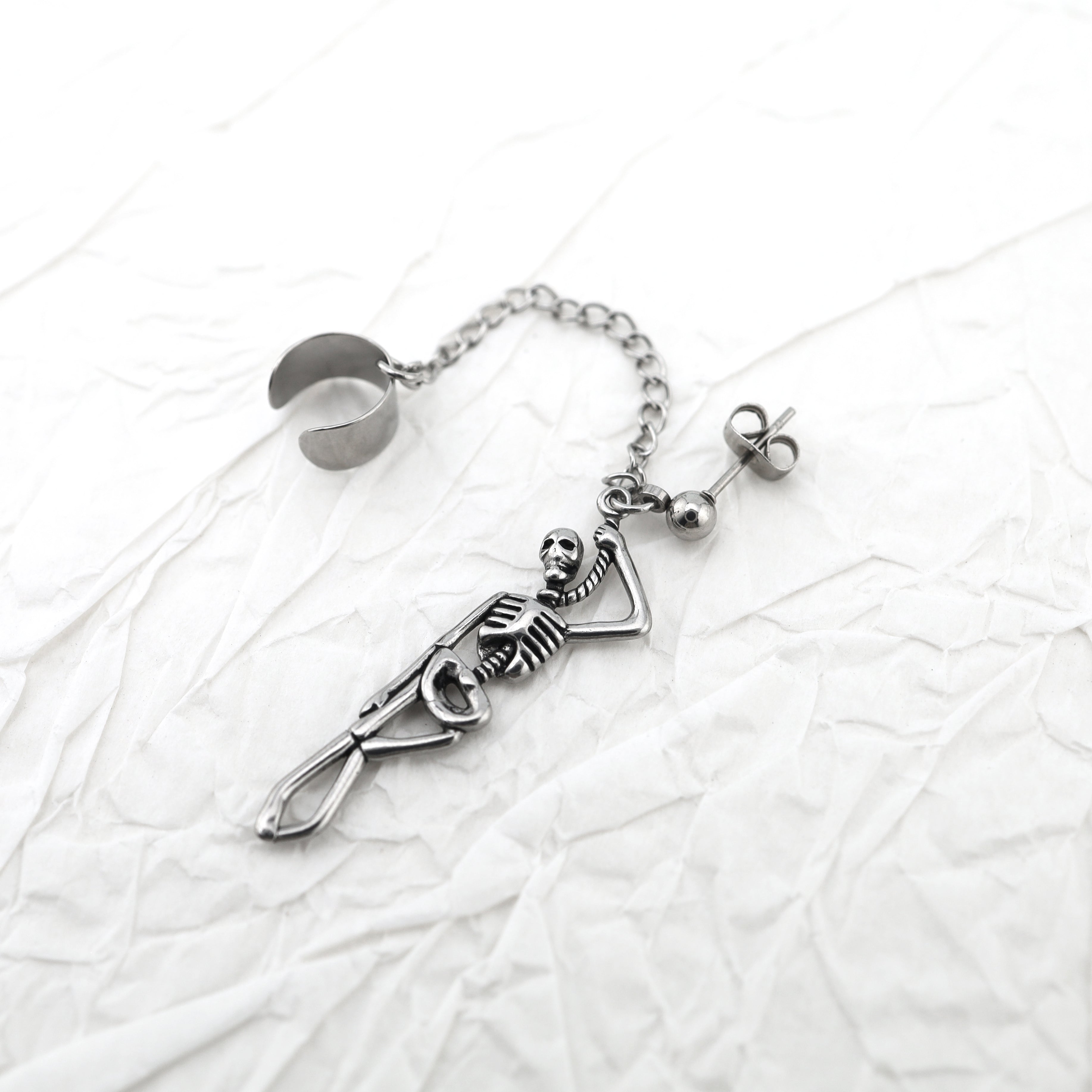 Thin Gauge Openwork Skull Chain Dangle tainless steel Earrings ph1