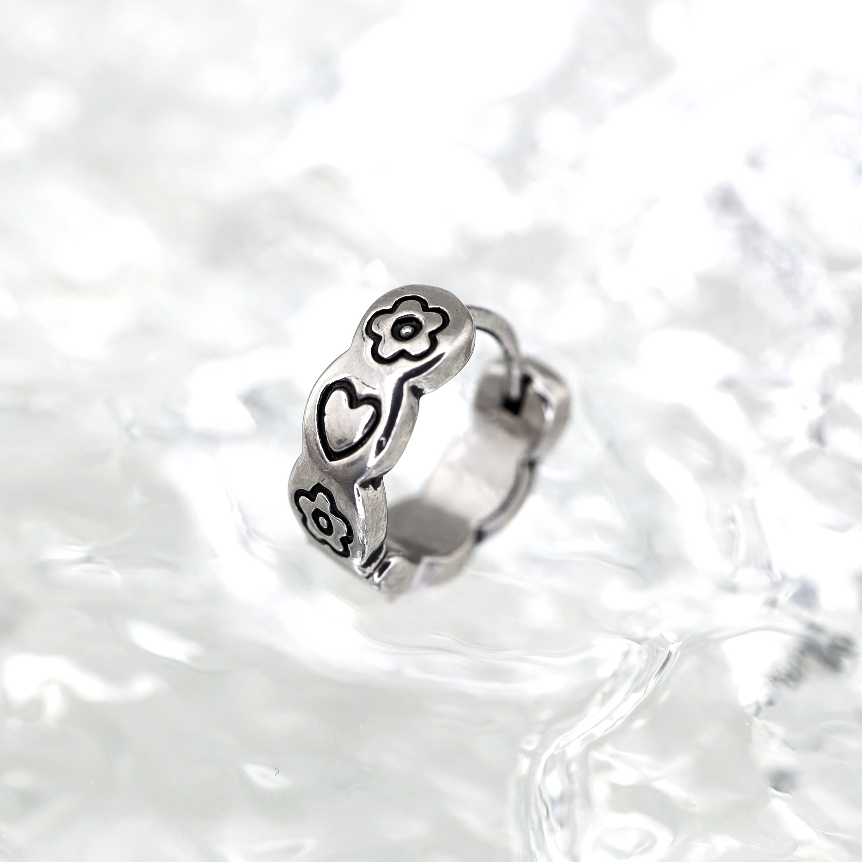 Minimalist Engraved Heart & Flower tainless steel Earrings ph1