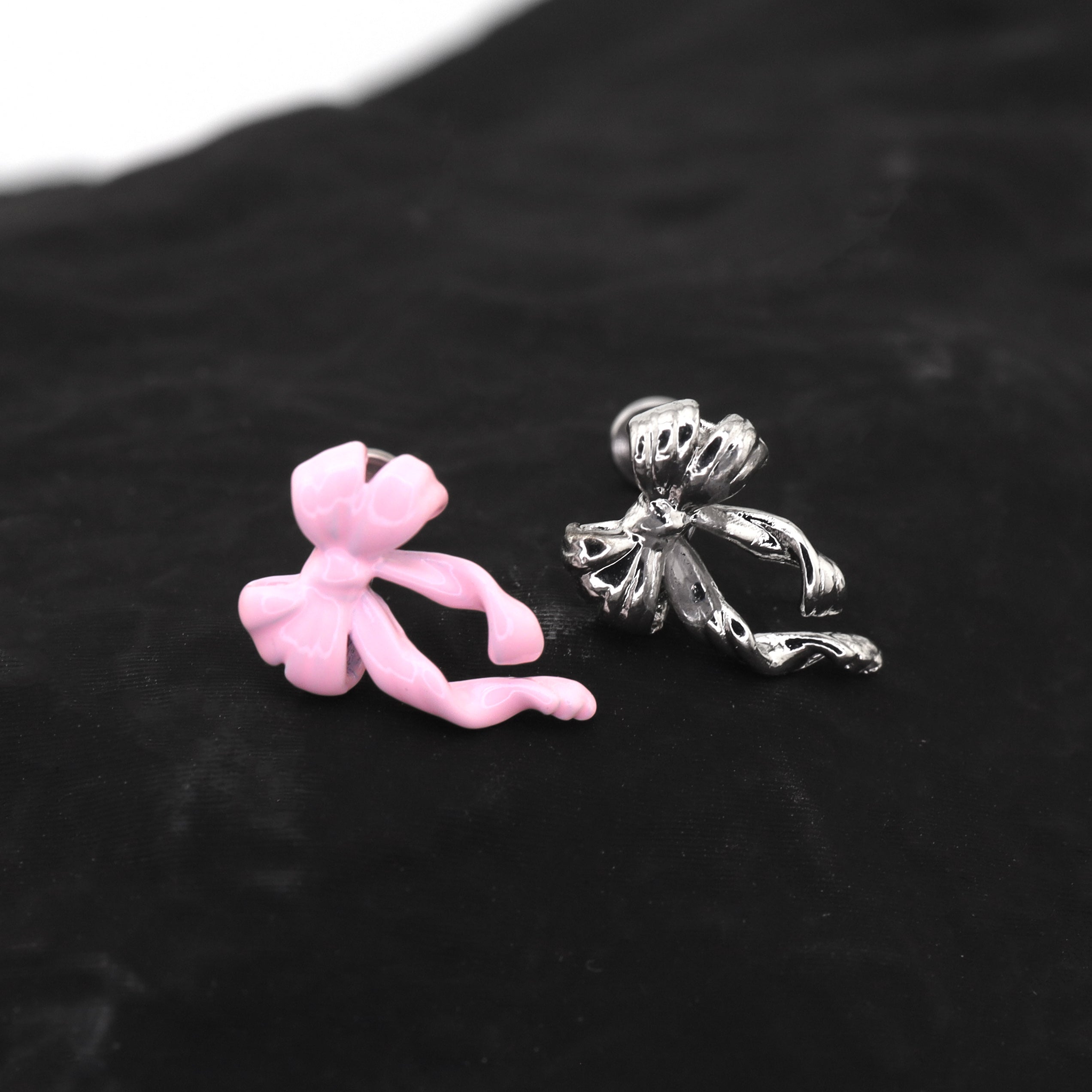 Bow Internally Threaded stainless steel Labret Stud ph1