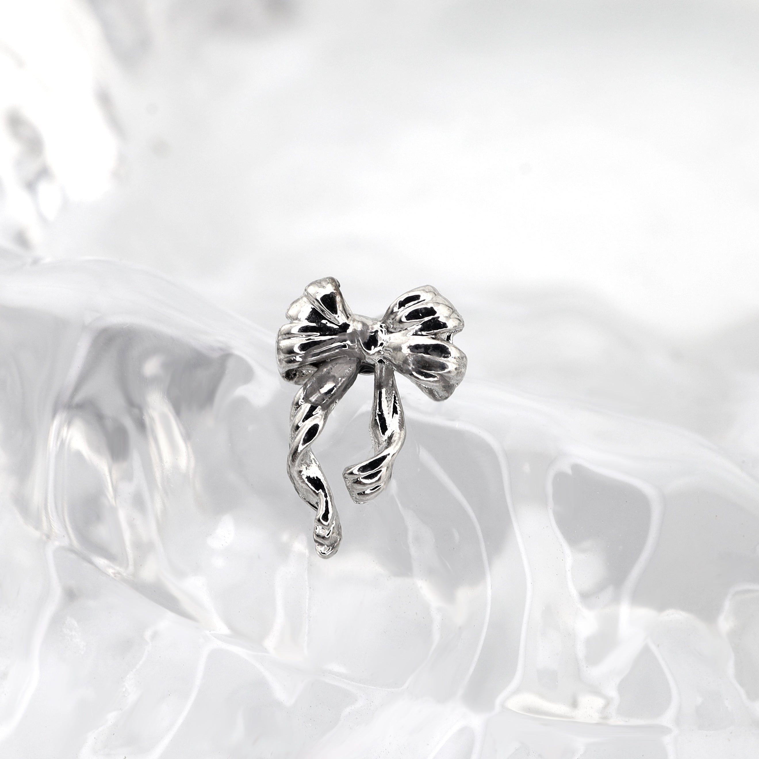 Bow Internally Threaded stainless steel Labret Stud ph1