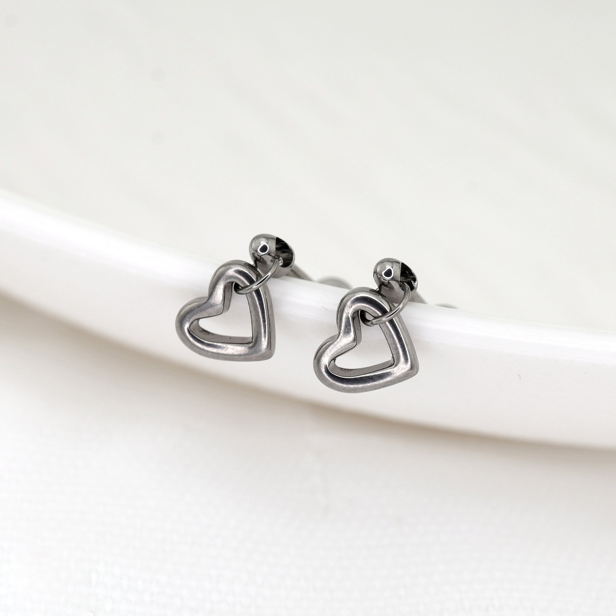 Open Heart Titanium Pendant Stud ph1