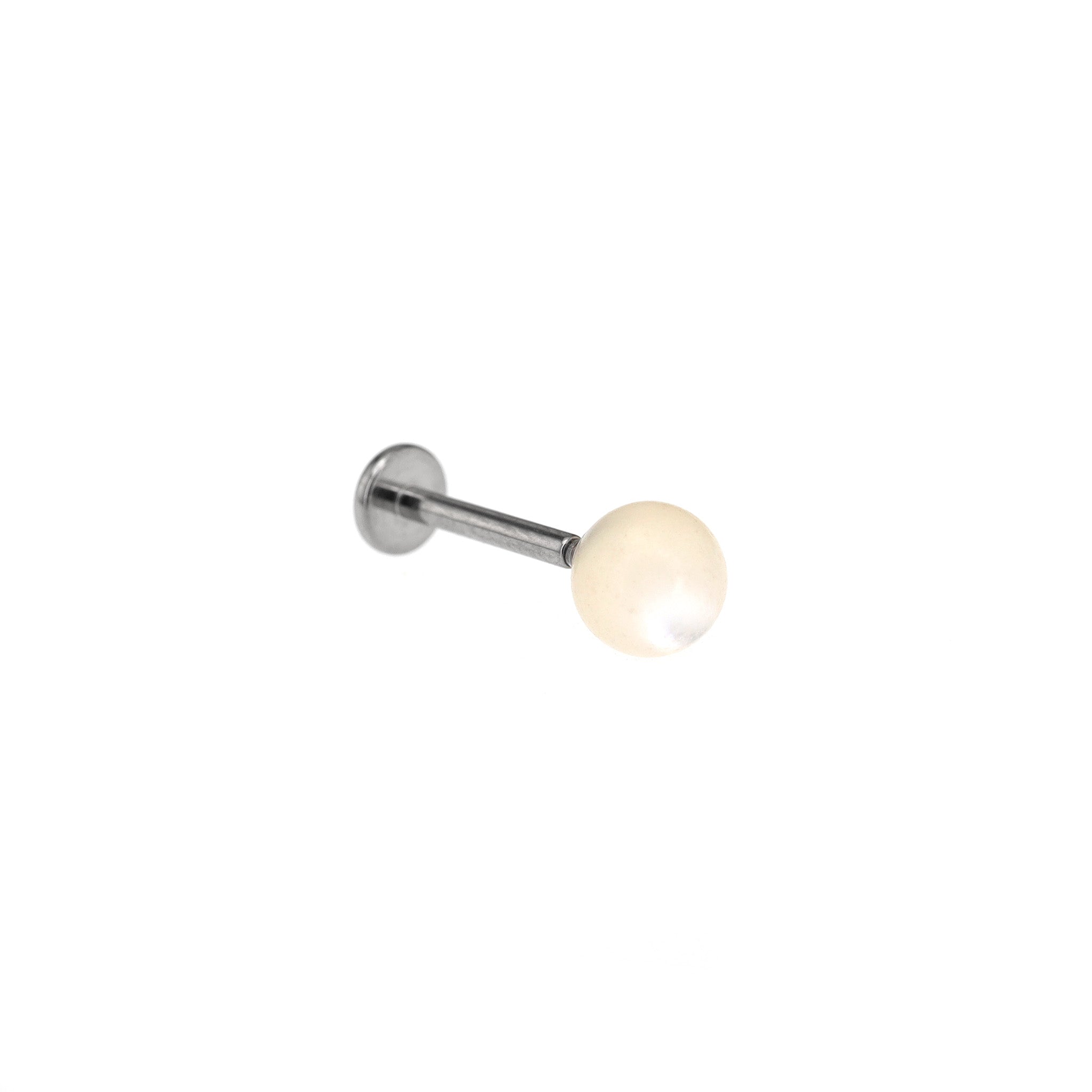 Pearl Internally Threaded Titanium Ear Studs ph1