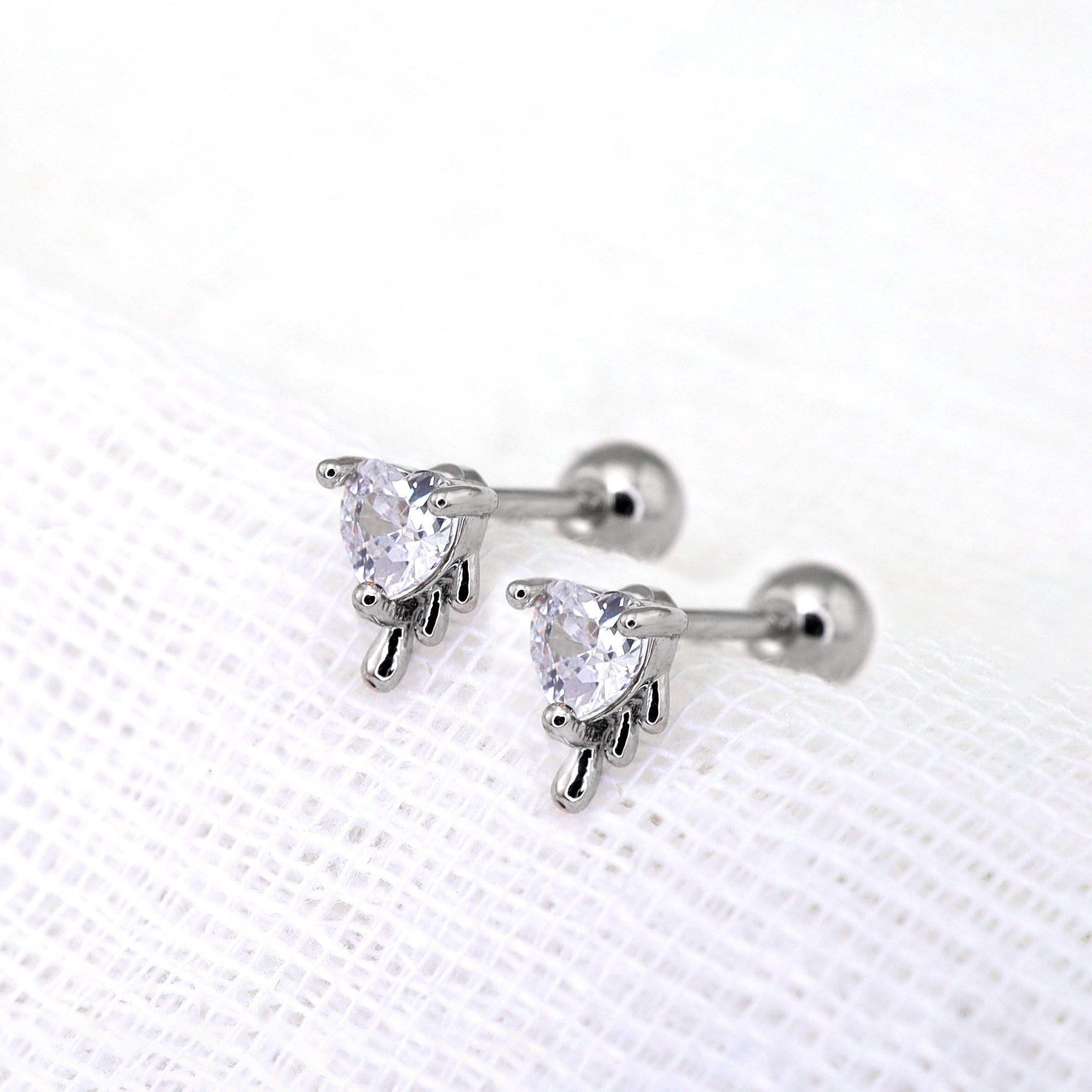 20G Fluid Art Heart CZ Ear Studs ph1