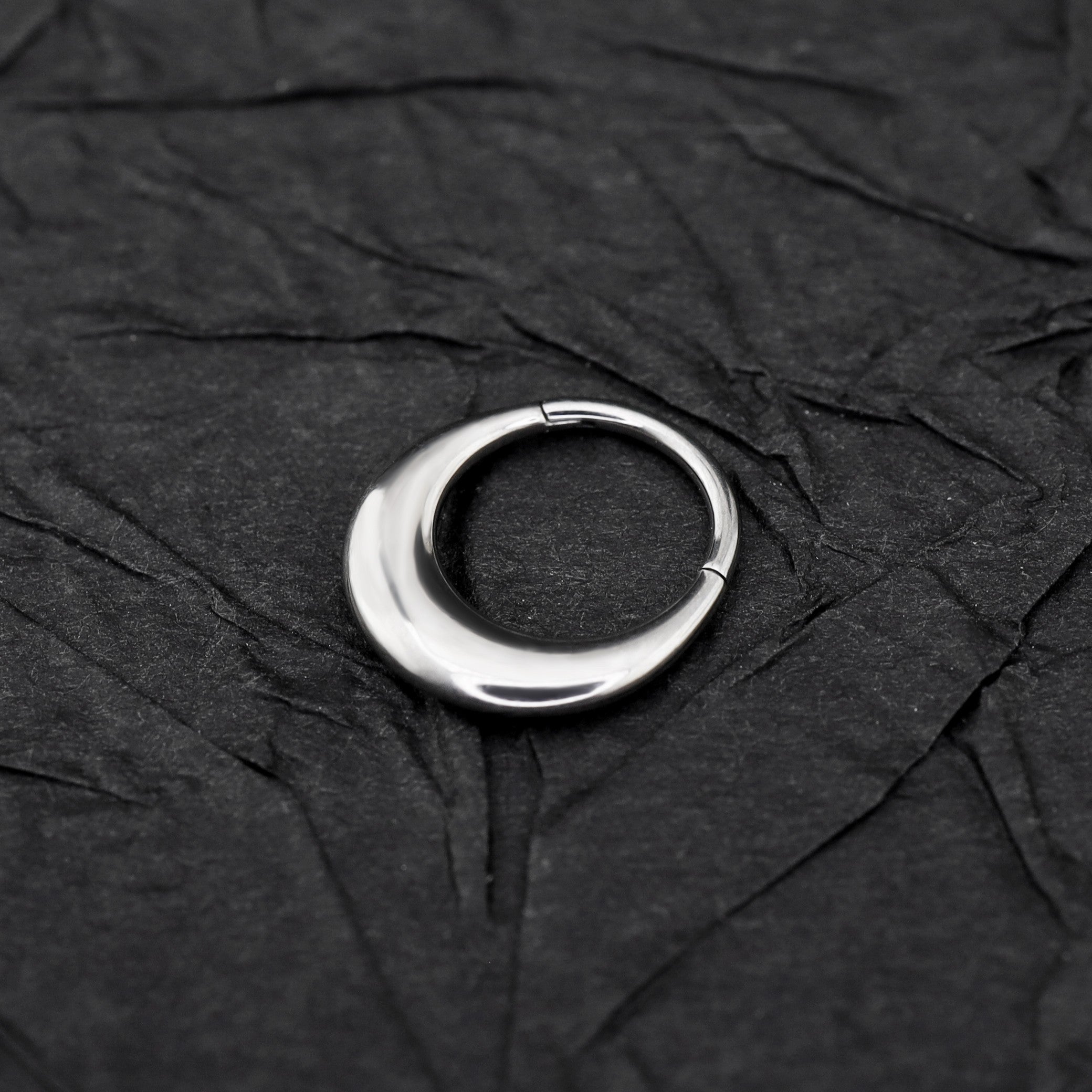16G Crescent Arc Titanium Segment Hoop
