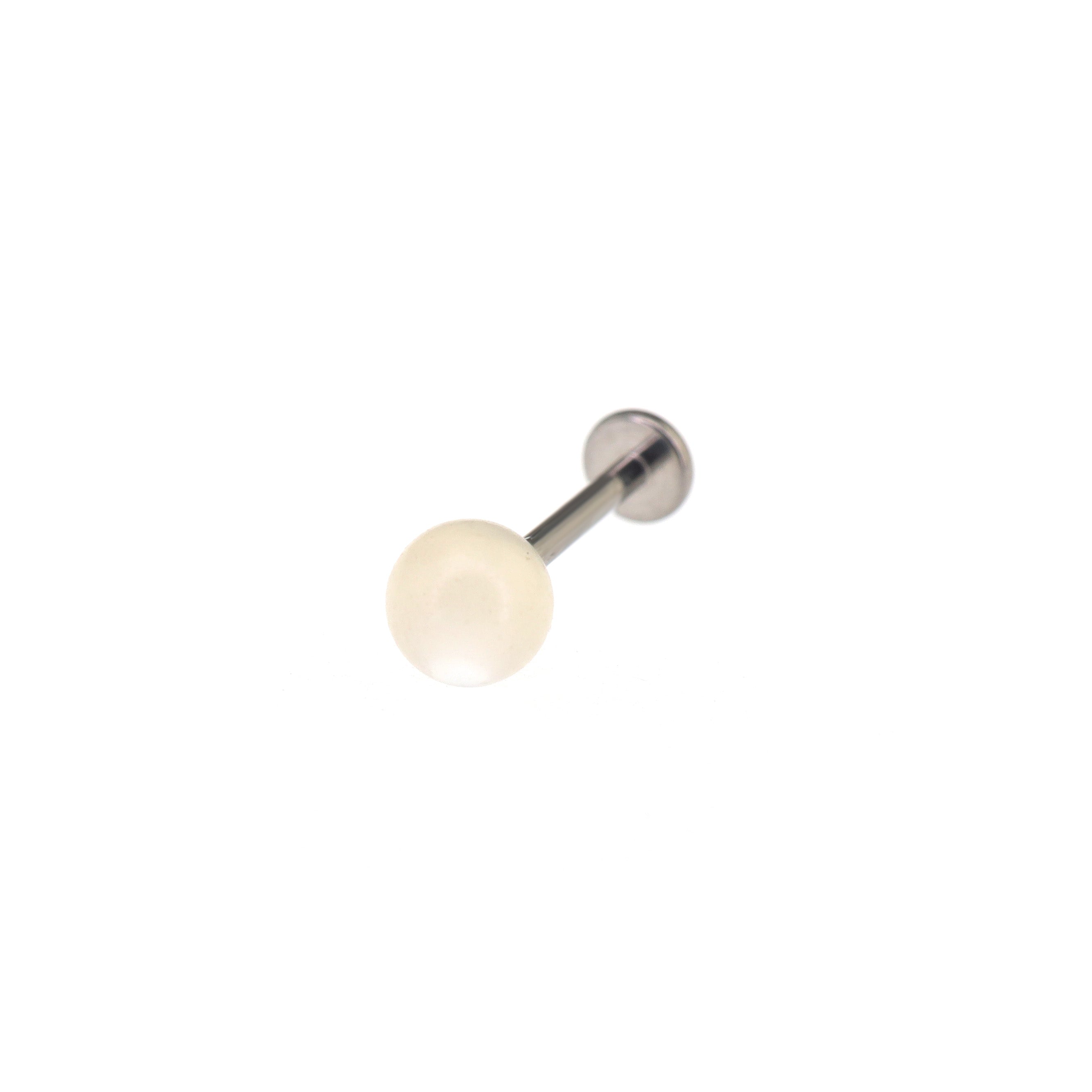 Pearl Internally Threaded Titanium Ear Studs ph1